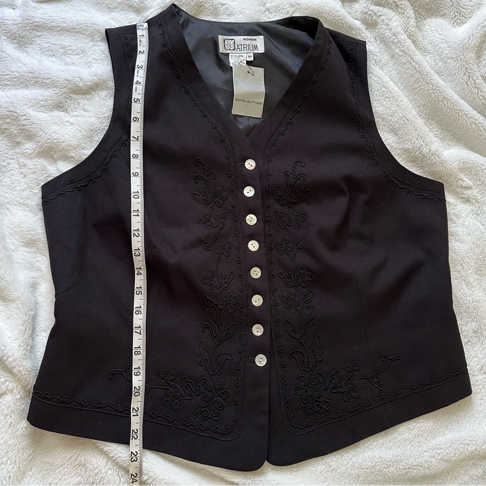 Vintage Whimsigoth Black Vest Floral Embroidered Plus Size 16W Abalone Button Up - Picture 7 of 11